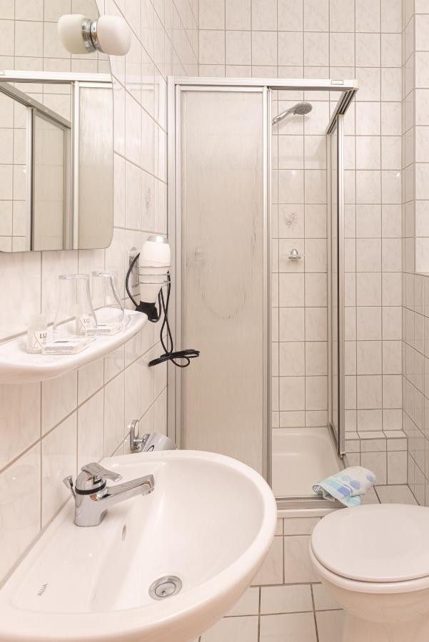 אולברנהאו Hotel Carola מראה חיצוני תמונה